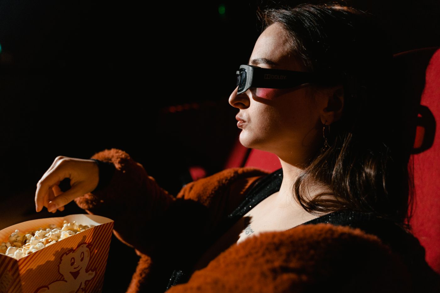 恶女除渣！惊悚电影《家弑服务》热映 尺度生猛（封面配图）